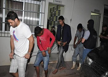 Superlotação faz polícia transferir presos para outras delegacias