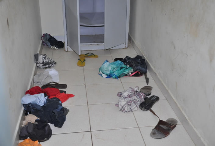 Polícia encontra faca dentro de cela na Defla 2 Policia encontra faca dentro de delegacia 2