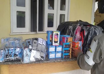 Policia apreende vários produtos vindos de Brasiléia que seriam vendidas na Capital