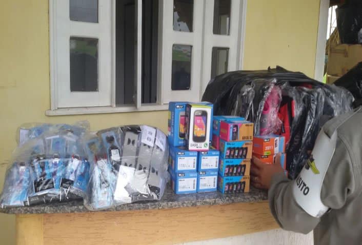 Policia apreende vários produtos vindos de Brasiléia que seriam vendidas na Capital