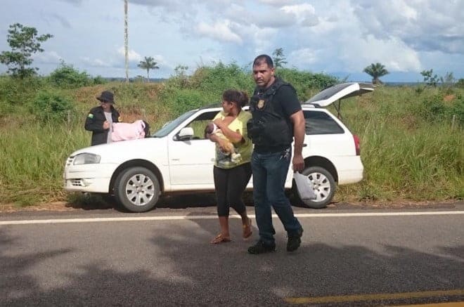Polícia prende mulher que usava bebê de 15 dias para disfarçar transporte de cocaína 5