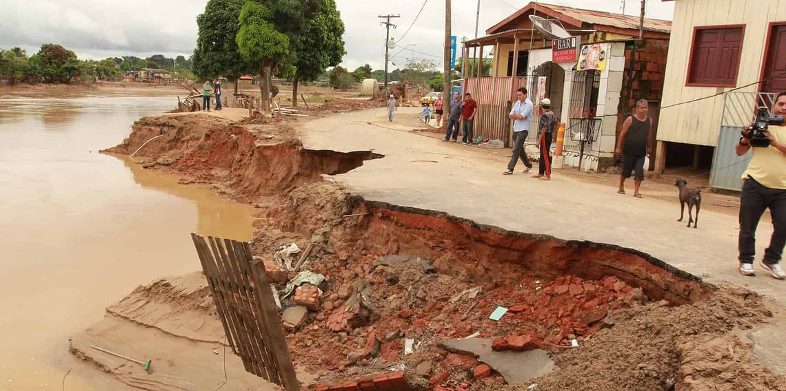 Prefeitura realiza intervenção no bairro Base para garantir segurança aos moradores
