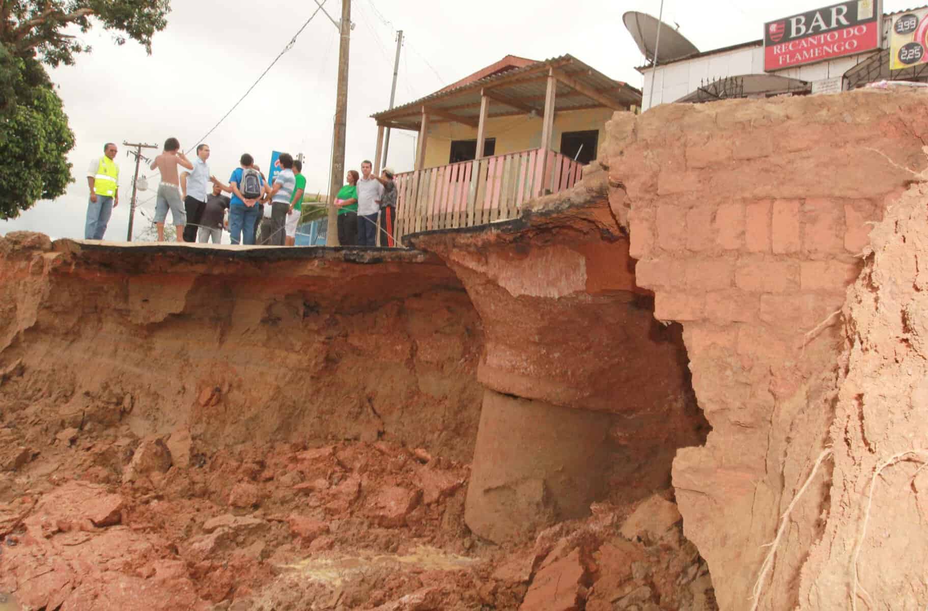 Pref Marcus Alexandre  vistoria locais que desbarracaou 5  Foto Marcos Vicentti