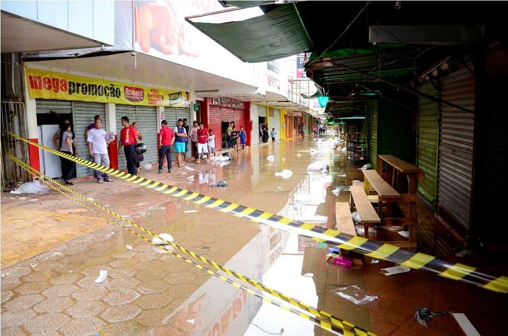Prefeito vistoria calçadão da Benjamim Constant (Fotos Fagner Delgado) (1)