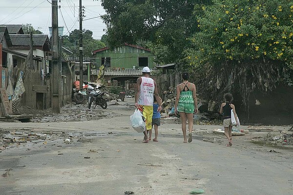 Mais de 40 famílias saíram do Parque de Exposição nesta quinta-feira, 26