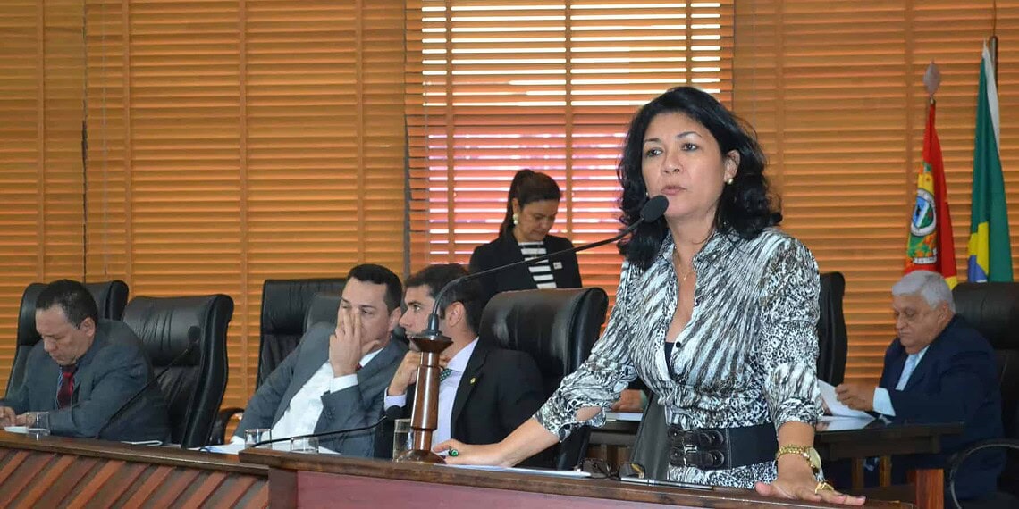 Deputada Eliane Sinhasique questiona alto preço do peixe produzido no Acre 1 Deputada Eliane Sinhasique questiona alto preço do peixe produzido no Acre