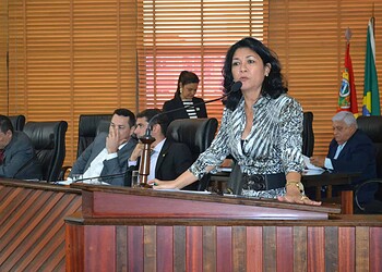 Deputada Eliane Sinhasique questiona alto preço do peixe produzido no Acre