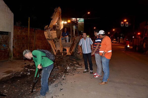 Manutenção viária noturna é feita para que cidade volte à normalidade