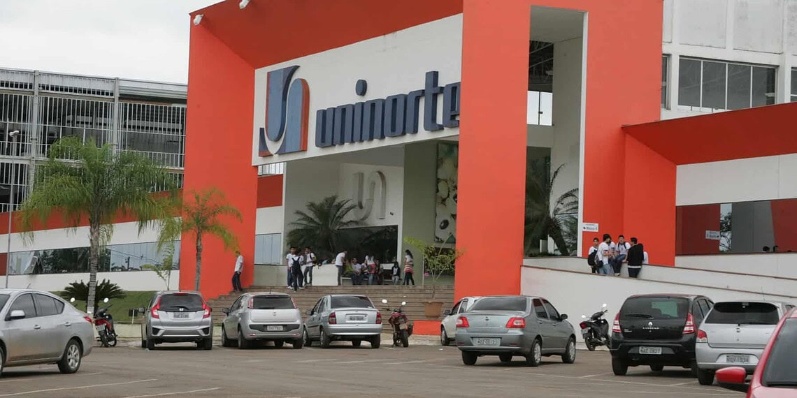 Instituições de ensino particular suspendem aulas até sábado 1 Instituições de ensino particular suspendem aulas até sábado