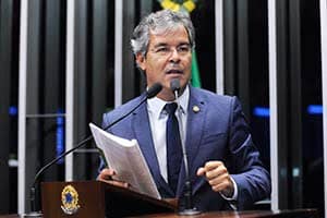 Senador rebate críticas sobre o pacote de medidas anticorrupção da Presidência