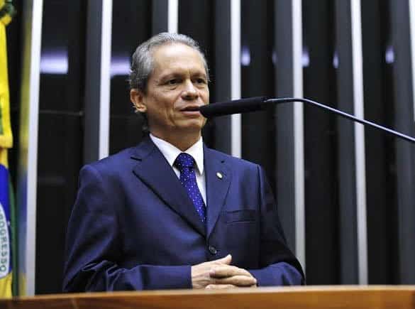 Angelim sobe à tribuna e volta a cobrar celeridade na ajuda ao Acre