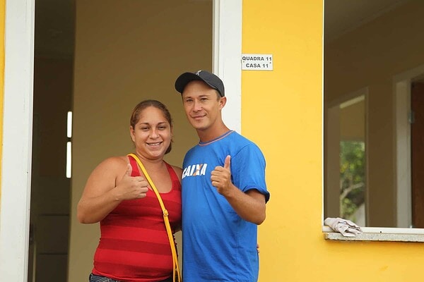 Atingidos pela cheia se mudam para novas unidades habitacionais