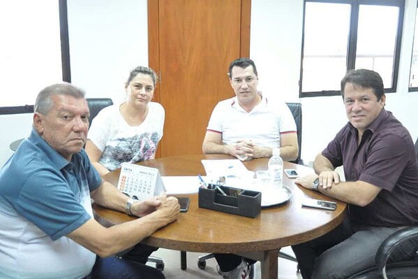 Após alagação, prédio da Câmara Municipal de Rio Branco é interditado