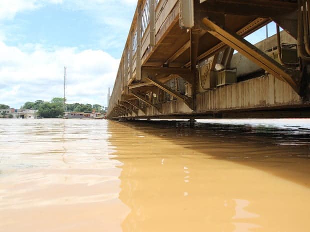 Rio Acre marca 17,79 metros e passa nível histórico em Rio Branco 2 Ponte Juscelino Kubitschek foi interditada neste domingo (1º)