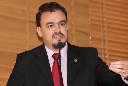 Líder do governo faz balanço do primeiro mês de atividades no Plenário da Aleac 1 Daniel Zen falou sobre o desafio de defender projetos