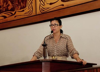 Eliane Sinhasique pede que Sesacre envie médicos oftalmologistas ao município de Feijó