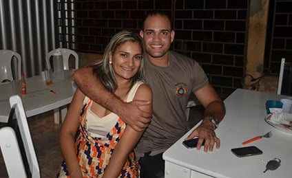 Todo o carinho dos irmãos Igor e Tallyane Oliveira dos Santos em recente evento familiar na casa dos avós.