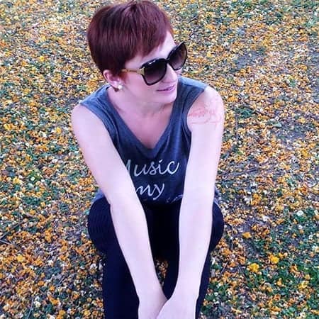 BAZAR SOLIDÁRIO – Idealizado pela jornalista Andréa Zílio, está sendo organizado um bazar solidário diferente - só com roupas e acessórios de festa, para ajudar o Lar Ester. Muitas fashionistas, formadoras de opinião e empresárias reunidas para compor esse time. Depois informo mais... desde já, parabéns pela iniciativa! 