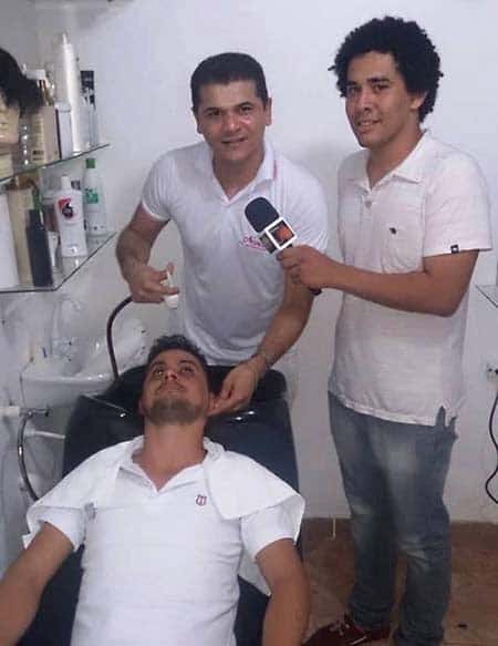 PROGRAMA DA JÔ – Repórter Luiz Eduardo e cabeleireiro Nando gravaram dicas especiais para cabelos masculinos, inclusive para os de estilo afro. Lavar, hidratar e finalizar estão na lista de prioridades para os mais vaidosos!       