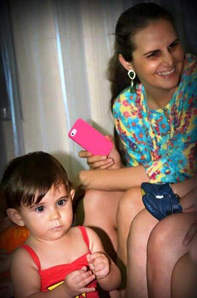 1 ANO – Empresários Oscar e Patrícia Dossa comemoraram com alegria o primeiro aniversário da pequena e graciosa Lis. Vida longa, fofa!   