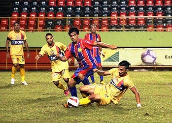 Imperador e Tigre fazem clássico da Revolução na Arena. (Foto: Francisco Dandão)