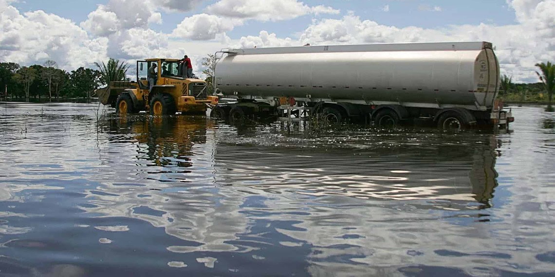 Rio Madeira sobe e ameaça transporte de mercadorias para o Estado do Acre