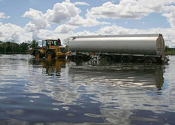 Rio Madeira sobe e ameaça transporte de mercadorias para o Estado do Acre