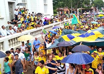 Manifestação reúne 5 mil pessoas em Rio Branco