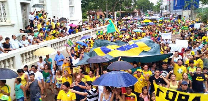 Manifestação reúne 5 mil pessoas em Rio Branco