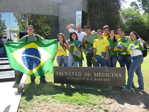 Comissão Mista da Aleac se reúne com promotor para tratar caso de estudantes que cursam medicina na Bolívia