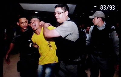 Agressão e polícia em sessão da Câmara 3 unnamed (3)