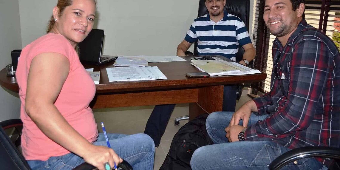 Líder do governo sugere gratuidade de serviço de equoterapia para crianças deficientes 1 O método terapêutico e educacional utiliza o cavalo no tratamento