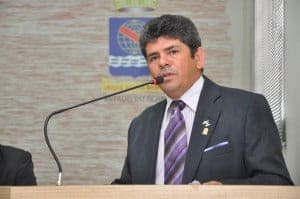 Vereador elabora projeto e propõe distância de 3 km entre escolas e motéis