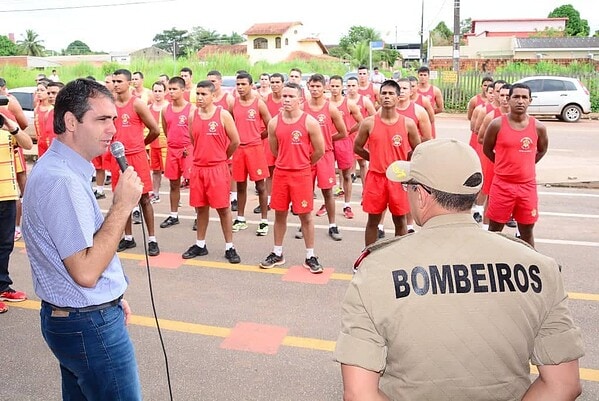 Prefeito Marcus Alexandre agradece parceria com Corpo de Bombeiros durante a alagação