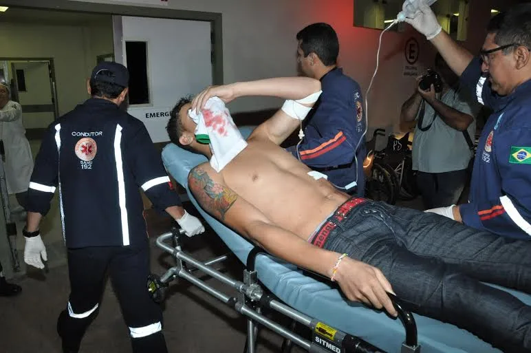 Aluno é esfaqueado dentro de escola pública