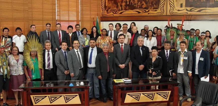 Sessão contou com a presença de vários índigenas