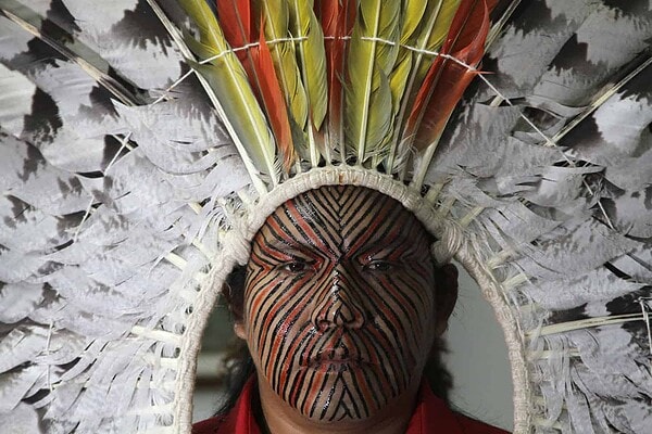 Peças dos Yawanawás são apresentadas na coleção da Cavalera no principal evento de moda do país