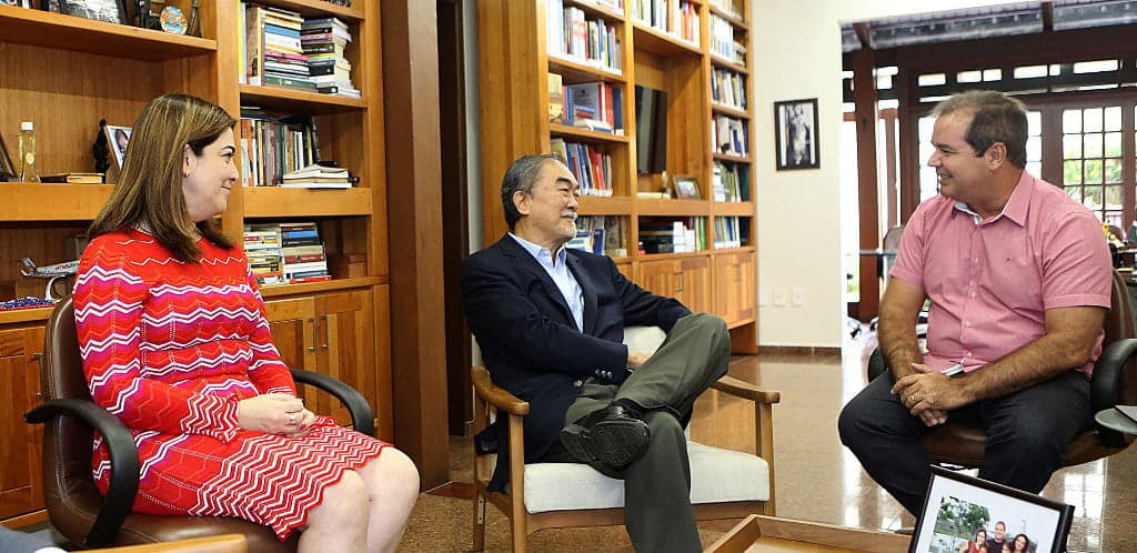 Especialista foi recebido por Tião Viana e Nazaré Araújo. (Foto: Secom)