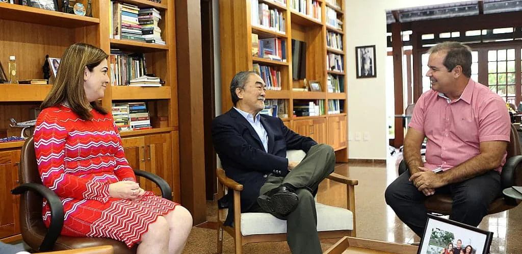 Especialista foi recebido por Tião Viana e Nazaré Araújo. (Foto: Secom)