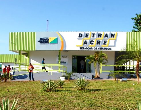 Proprietários devem agendar em site vistoria de veículos no Acre