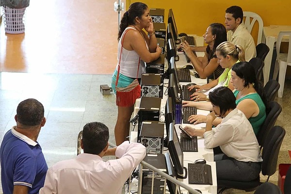 Primeiro dia para solicitação do saque do FGTS é marcado pela tranquilidade