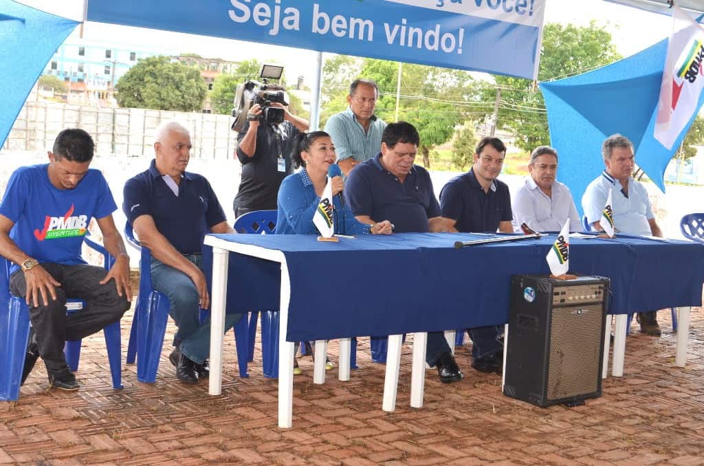 Roberto Duarte se filia ao PMDB e é recebido com festa pelas lideranças do partido 2 FILIAÇÃO ROBERTO JR - ASSESSORIA PMDB 2