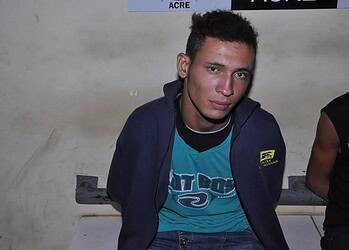 Polícia prende homem e apreende adolescente de 15 anos com escopeta