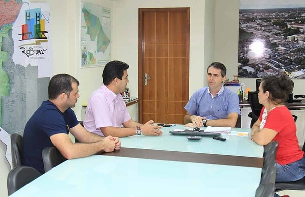 Prefeito recebe o secretário de Pequenos Negócios Henry Nogueira e reafirma parceria