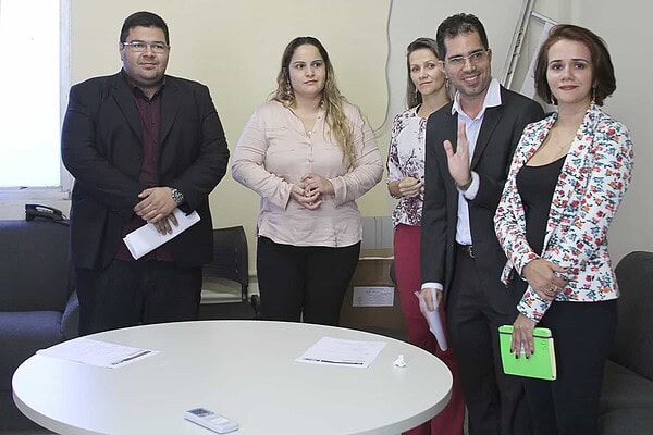 Justiça no Acre faz pedido da Defensoria e operadoras não podem bloquear internet ao fim da franquia