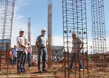 Prefeito Marcus Alexandre vistoria obras do Shopping Popular