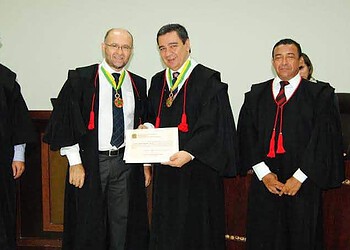 Sessão solene foi realizada na manhã deste sábado