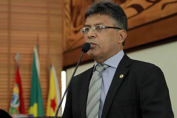 Deputado destaca a construção de ponte no bairro Sibéria, em Xapuri