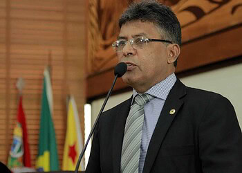 Deputado destaca a construção de ponte no bairro Sibéria, em Xapuri