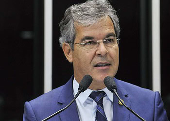 Viana cobra investimentos e defende redução na tarifa de energia no Acre